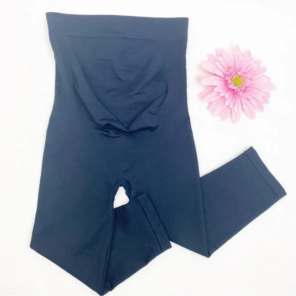 BLANQI Maternity Belly Support Crop Leggings: Navy Blue - Picture 5 of 8